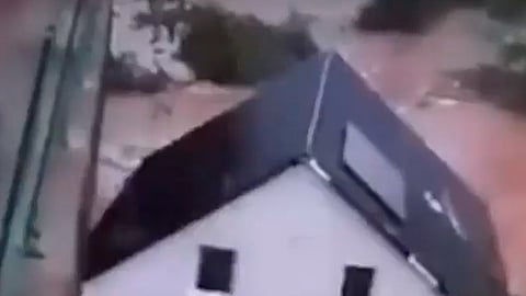 Las precipitaciones desbordaron ríos de la región anegado las calles de múltiples localidades (Foto TW: @TuiteraLeal17)