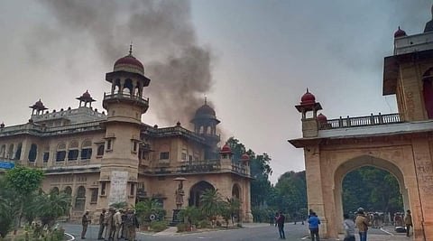 इलाहाबाद यूनिवर्सिटी में सुरक्षाकर्मियों व छात्रों के बीच रार, दिल्ली में यूपीएससी अभ्यर्थियों पर टूटा पुलिस का कहर