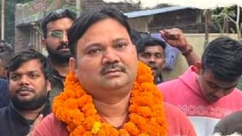 एमसीडी चुनाव में सफाई कर्मचारी के प्रत्याशी घोषित होने पर कंपनी से मिला कारण बताओ नोटिस