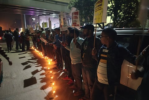 यूपीएससी अभ्यर्थी धरना प्रदर्शन और कैंडल मार्च निकालने को मजबूर!