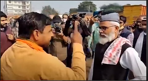 हिन्दू और हिंदुत्व की बहस में भारत का अल्पसंख्यक खुद को कहां खड़ा पाता है?