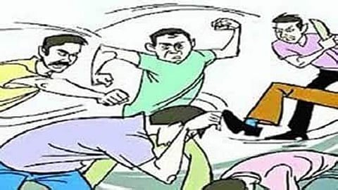 यूपी: कहासुनी को लेकर ठाकुर और दलितों के बीच मारपीट, कार्रवाई न करने का पुलिस पर आरोप