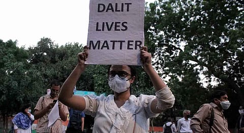 उत्तर प्रदेश: सामूहिक बलात्कार का मामला दर्ज कराने आई दलित नाबालिग के साथ थाने में रेप, 6 पुलिसकर्मियों पर मामला दर्ज