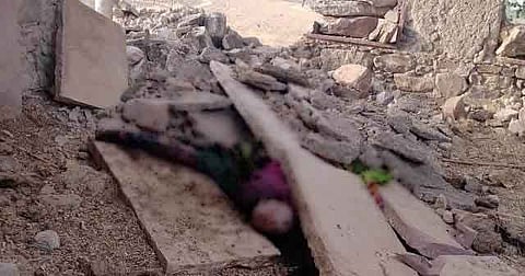 दलित महिला के साथ गैंगरेप के बाद मुंडन करने और तेजाब से चेहरा जलाने का आरोप