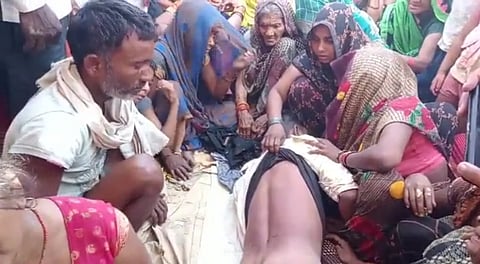 पुलिस पर दलित व्यक्ति की रायफल की बट और डंडों से पिटाई का आरोप