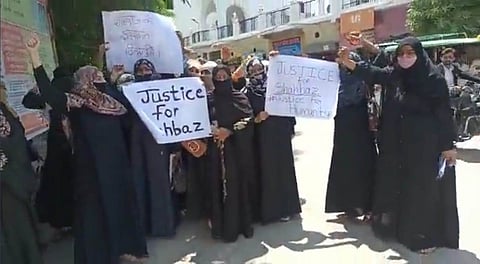 उत्तर प्रदेश: इंटर व हाइस्कूल टॉपर मुस्लिम युवक को स्मैकिया होने के शक में पुलिस ने पीटा, विरोध के बाद एएसपी करेंगे मामले की जांच