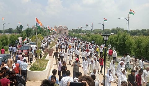 राजस्थान के दौसा में आदिवासी  दिवस कार्यक्रम में उमड़ी भीड़