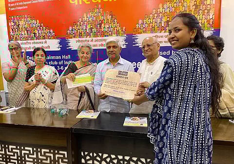 स्त्रीकाल पत्रकारिता सम्मान से द मूकनायक की संस्थापक मीना कोटवाल सम्मानित