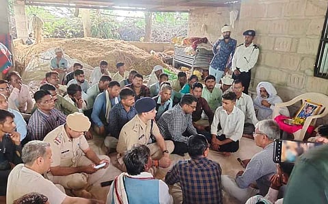 कलक्टर-एसपी ने फिर की पीड़ित परिवार से मुलाकात