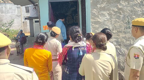 बिनोवा बस्तीः जहां कम उम्र में देह व्यापार के दलदल में ढकेल दी जाती हैं लड़कियां!