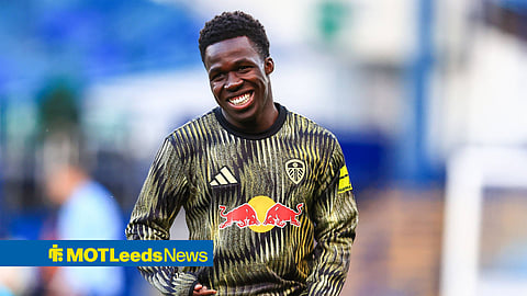 Willy Gnonto warms up for Leeds United.