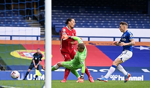 Sky Sports journalist & Phil Hay comment on controversy building ahead of Leeds v Wolves