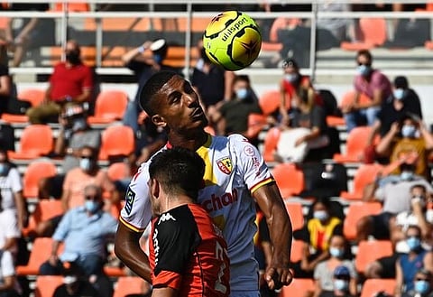 Leeds want to sign French ball-playing defensive rock, scouts fight to watch him play - report