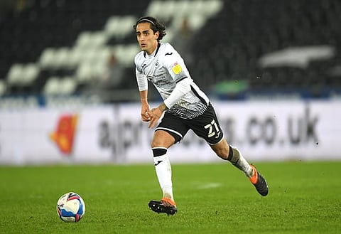 Leeds want to sign creative midfielder, spot in squad could open up if Roberts leaves - report