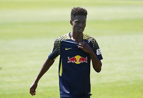 Newcastle hijack Leeds move to sign free agent Bondswell