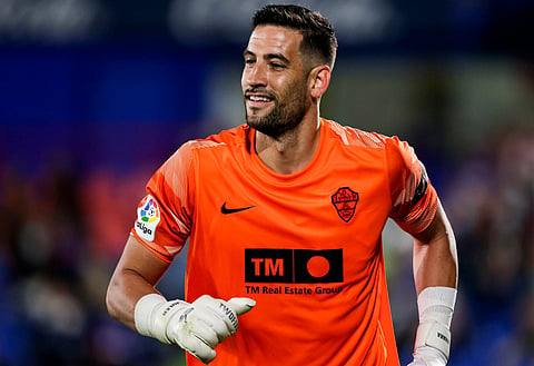 Leeds United told to sign new goalkeeper by Sky Sports pundit as Kiko Casilla statement emerges