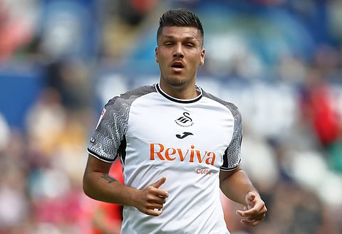Leeds United in talks with Joel Piroe as £10million bid now sent for new transfer