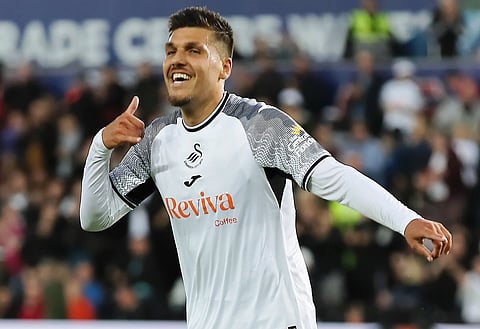 Leeds United beat Borussia Dortmund as Joel Piroe transfer revelation emerges