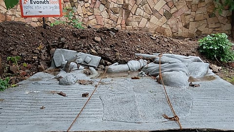 wardha mahatma gandhi mural neglected under soil