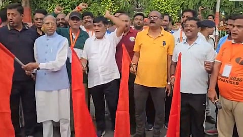 Patna echoes with chants of "Fit Digha, Hit Digha"; youth run to mark National Sports Day.