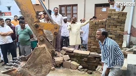 chaos erupts during bulldozer action in Ambah Morena