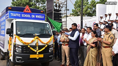 Thane Traffic School On Wheels Campaign