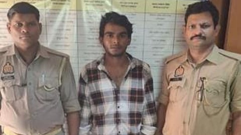 Mathura Cyber Fraud Youth Arrested with Fake Aadhaar Cards, Mobile Linked to 79 Complaints