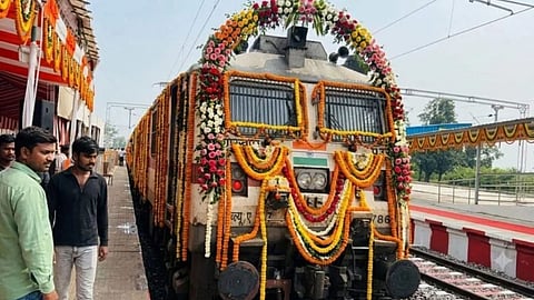 CM Yogi Launches Train Service on Nepalgunj Road Nanpara Bahraich Route