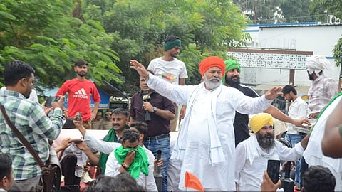 Rakesh Tikait Leads Farmers Mahapanchayat in Meerut, Warns of Jail Bharo Agitation