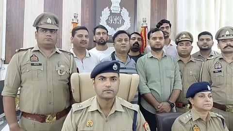 Agra Police Arrests 25,000 Rewarded Burglar, Recovers Stolen Rifle and Cash