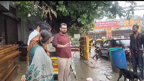 Mathura Waterlogging Heavy Rain, Municipal Commissioner Ojashwi Raj Takes Immediate Action