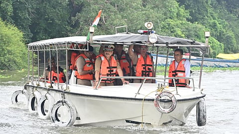 Varanasi Flood Situation Police Commissioner and DM Inspect Flood Hit Areas by NDRF Boat