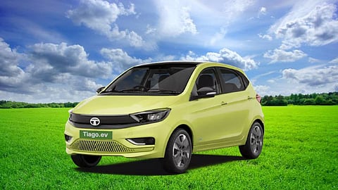 Tata Tiago EV Savings of up to 1.45 lakh big discount srs13