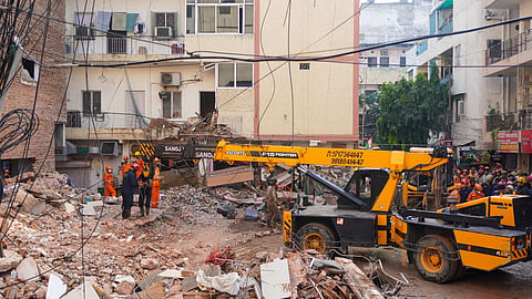 delhi satya niketan accident
