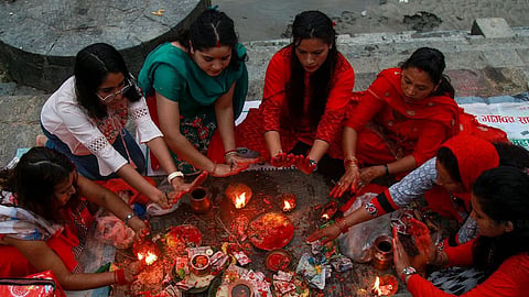 Rishi panchami vrat katha beti ke sharir par pade kide rrs05