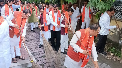 BJP Leaders Conduct Cleanliness Drive in Varanasi Ahead of PM Modi 76th Birthday