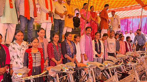 Varanasi Service Sankalp Campaign Brings Scooters, Cycles, Sewing Machines for Workers