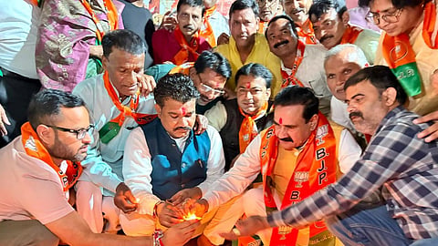 Narottam Mishra lighting diyas at Ek Diya Seva Ke Naam program
