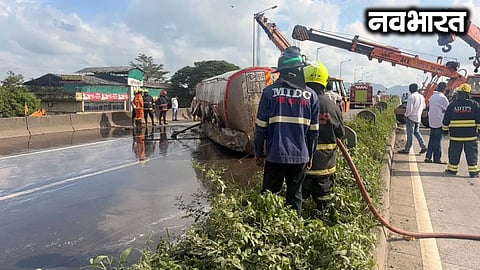 Chemical tanker overturns on Charoti Bridge in Dahanu; removed using three cranes; traffic fully restored