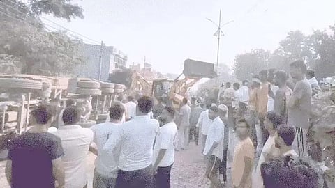 Bulandshahr Truck Accident: 8 Year Old Boy Dies After Sand Laden Truck Overturns Anupshahr