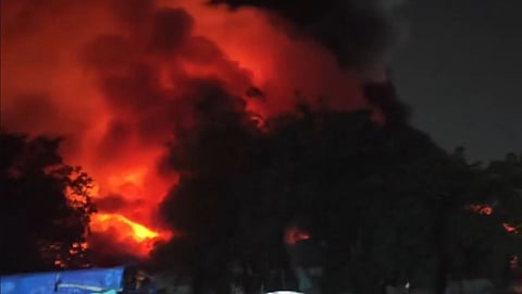 fire breaks out in sofa godown navi mumbai digha