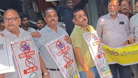 Aligarh Traders Protest against UPI Charges, Threaten to Stop Online Payments