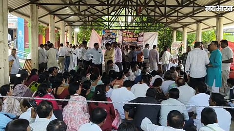 Teachers staging an indefinite protest against TET requirement