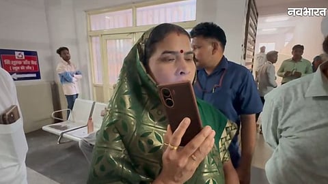 Khandwa MLA inspects the district hospital