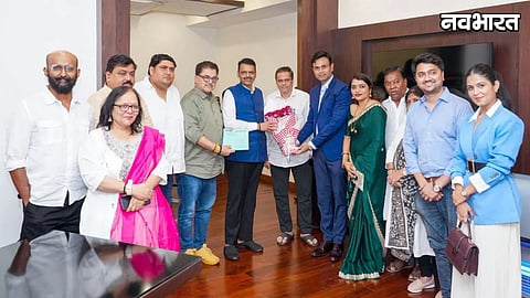 Devendra Fadnavis Felicitates Gondhal Team