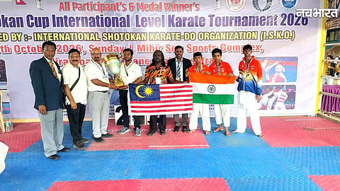 Khandwa karate players with medals