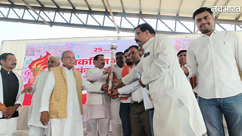 Narendra Singh Tomar and Aidal Singh Kansana flag off Seva Jyoti Yatras