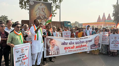 chandrapur congress protest sir black day election commission