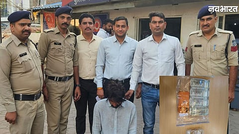 Indore police recover a 630-gram gold biscuit, gold chain, cash and an iPhone in a gold theft case