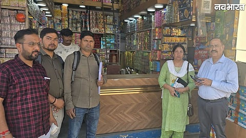 Jabalpur administration team inspecting firecracker shops